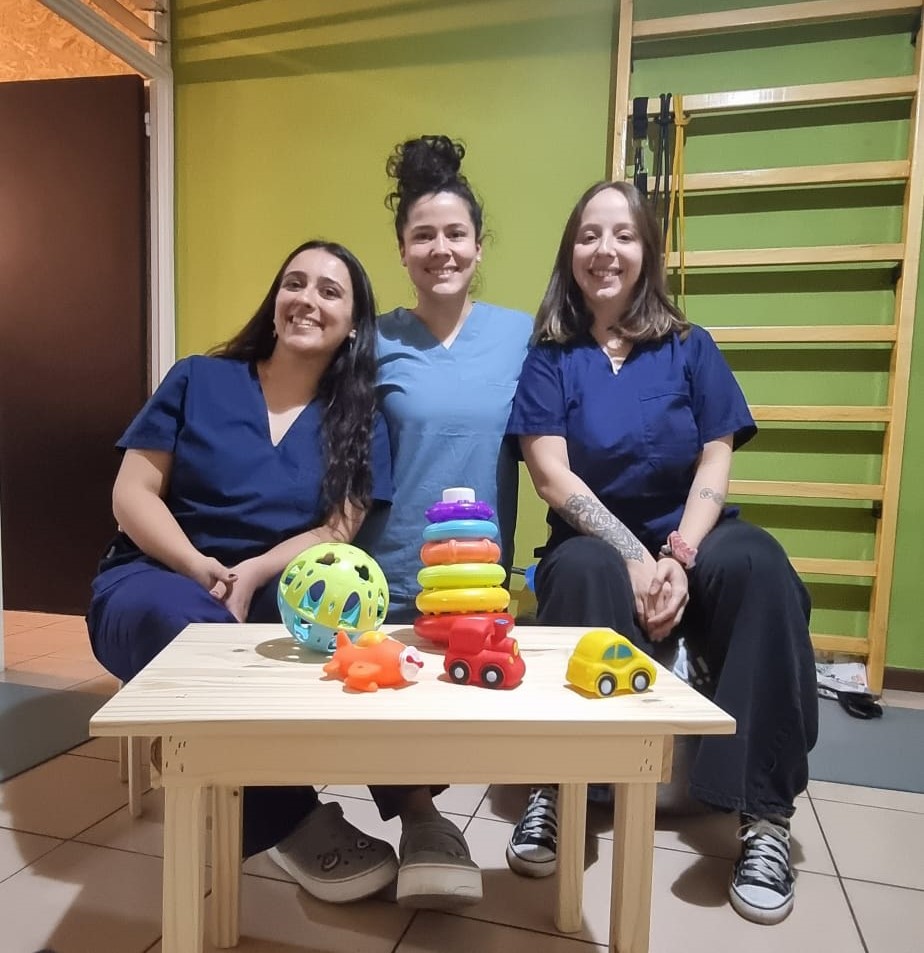 equipo de trabajo Agustina (psicopedagoga), Malena (fonoaudióloga) y Belén (kinesióloga)